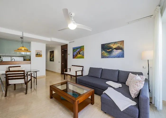 Cubo's Santana Golf & Free Parking *