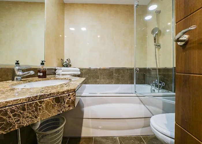 Cubo's Santana Golf & Free Parking